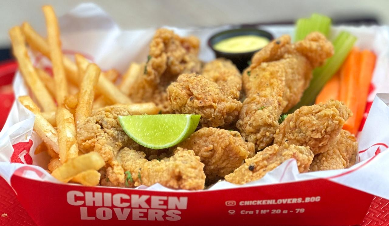 Nuestras crujientes alitas de pollo frito